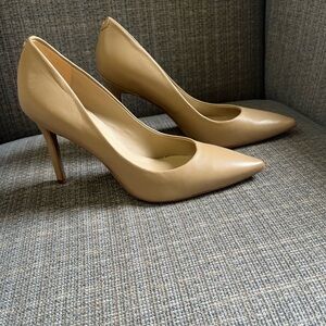 Woman’s new Sam Edelman hazel tan high heel shoes leather upper in a 7 1/2